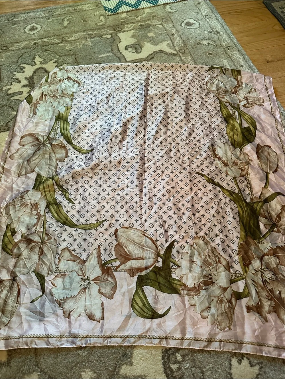Designer 100% silk scarf light pick floral